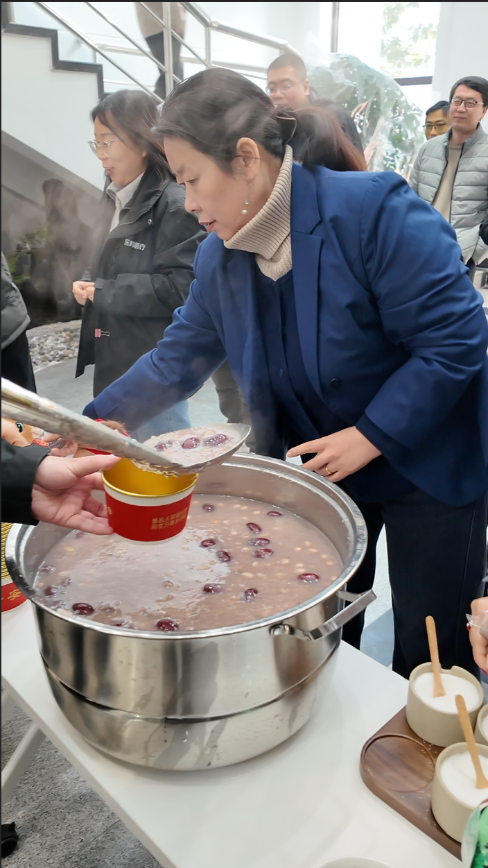 87e81f4095b8a3da16cec88bffbbbdd1